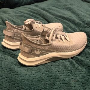 New Balance Women's Light Gray Knit Running Sneakers